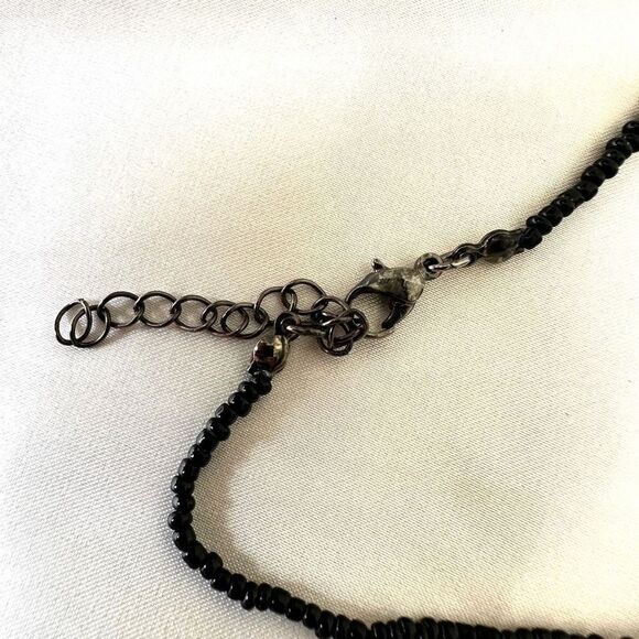Black beaded teardrop pendant necklace - Picture 7 of 8